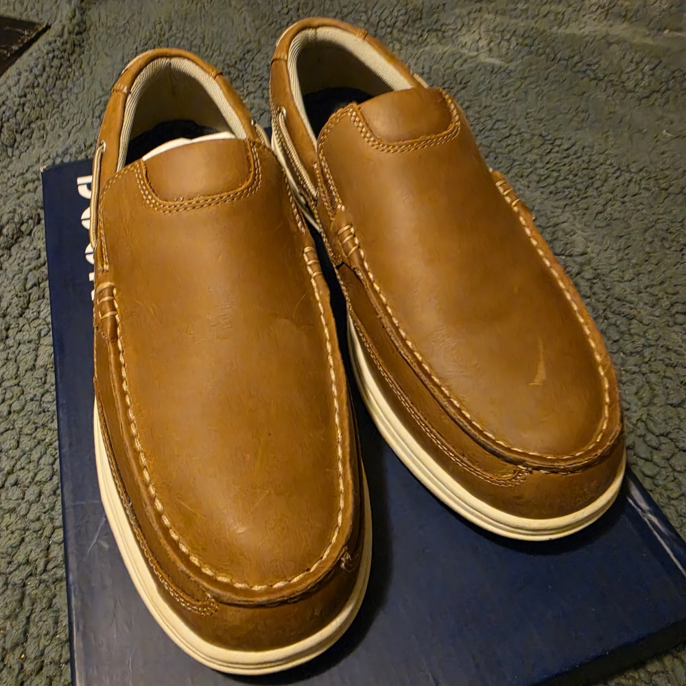 Dockers Men's Slip-On Loafers in Cognac Brown with White Sole